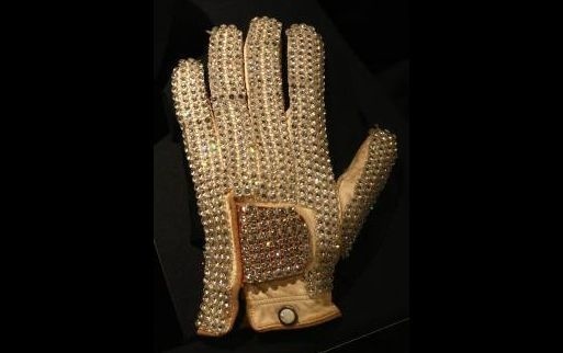Slávna rukavica Michaela Jacksona.