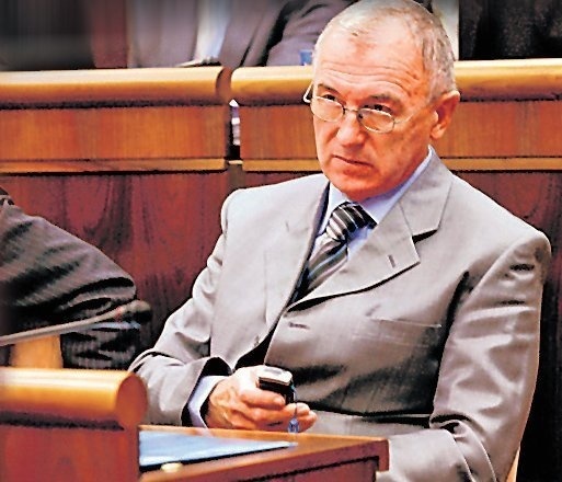 Podľa švajčiarskeho súdu poberal Rydlo rentu neoprávnene.