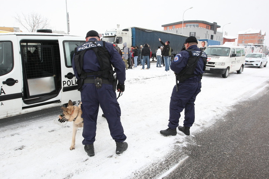 Protestujúci dopravcovia zablokovali dopravu