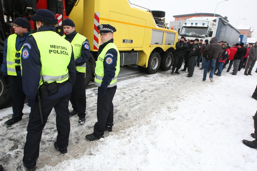 Protestujúci dopravcovia zablokovali dopravu