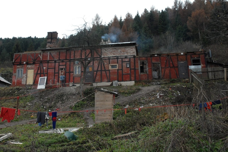 Dom Horváthovcov je po požiari už štyri roky neobývaný.