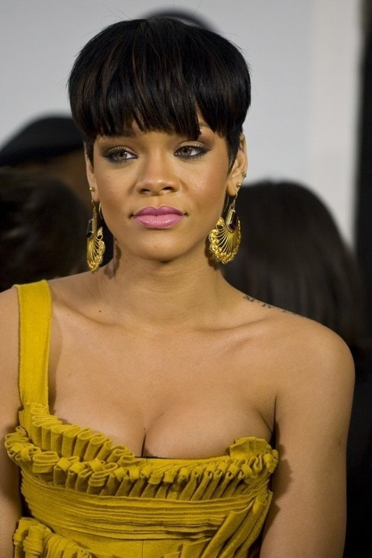 Rihanna sa spamätáva zo