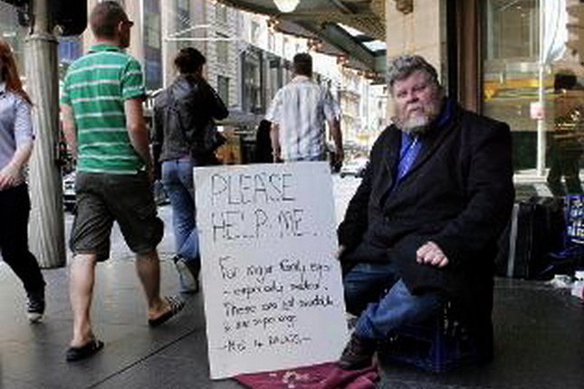 Bezdomovec Ken Johnson (52)