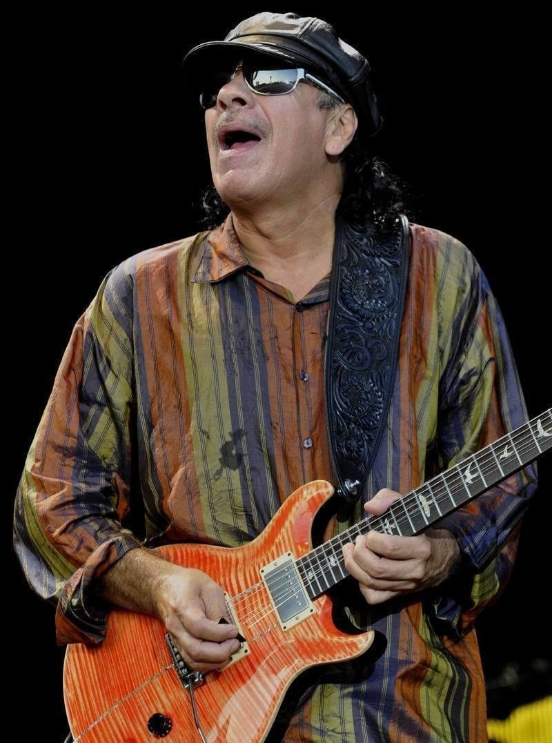 Mexický gitarista Carlos Santana.