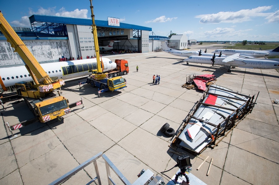 Prevoz lietadla Fokker 100