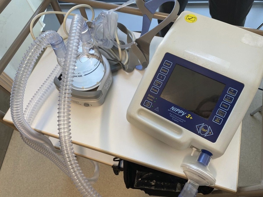 Pľúcny ventilátor pomáha pacientom
