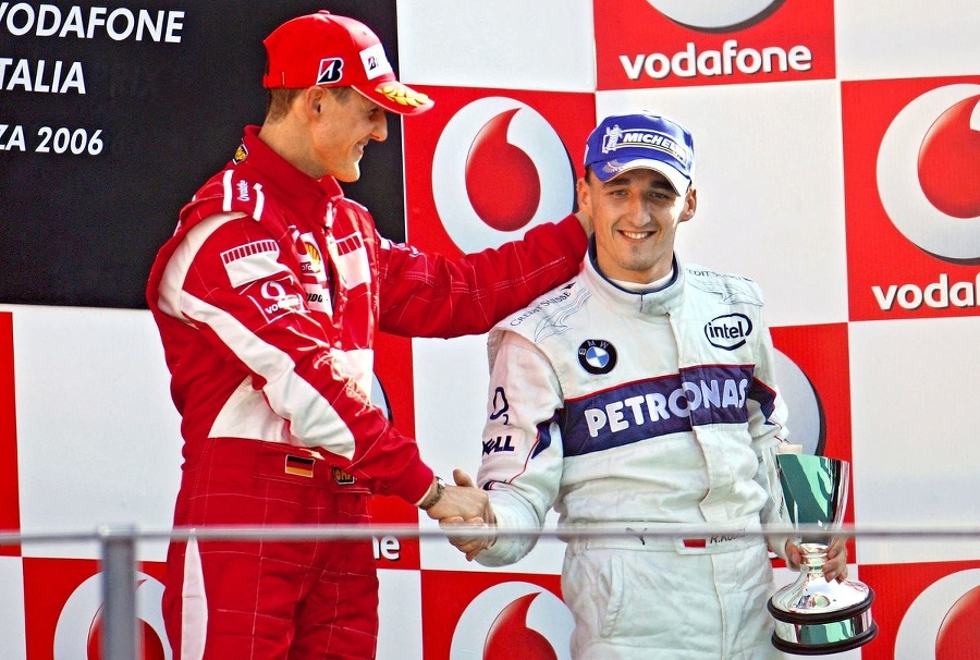 Michael Schumacher (vľavo) 