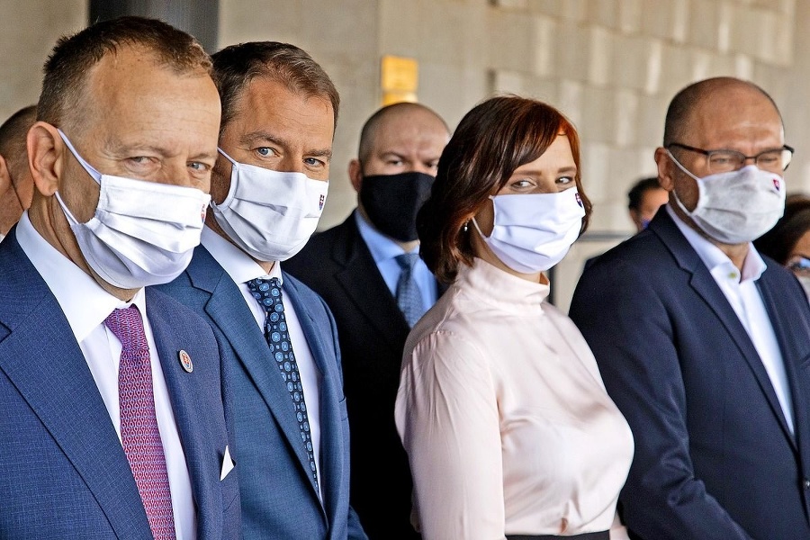 Medzi koaličnými partnermi rezonujú viaceré nezhody.