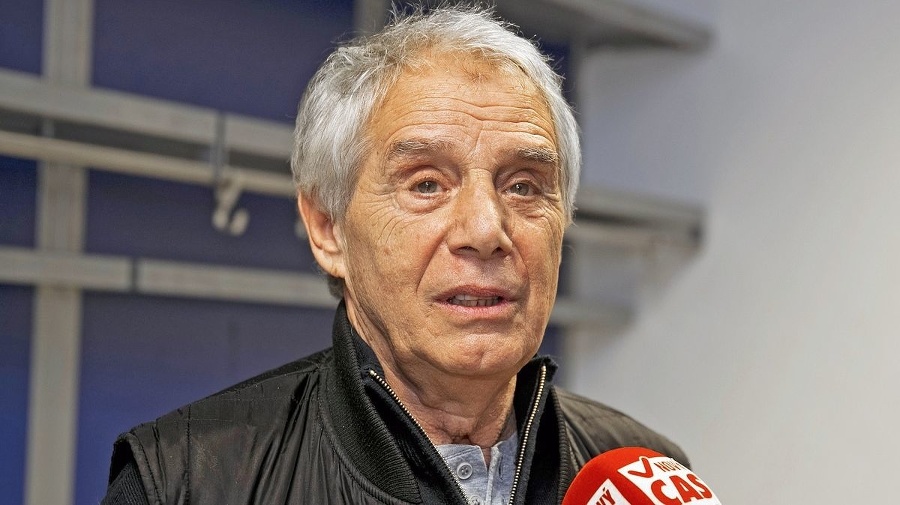 Josef Laufer je už rok po operácii v umelom spánku.