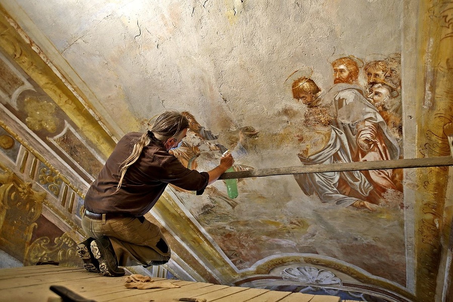 Obnova barokových fresiek v