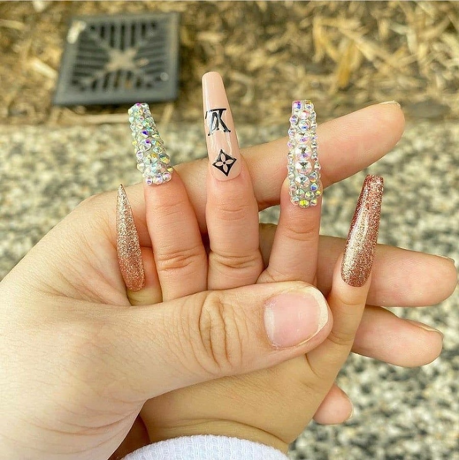 Akrylové nechty na rúčke