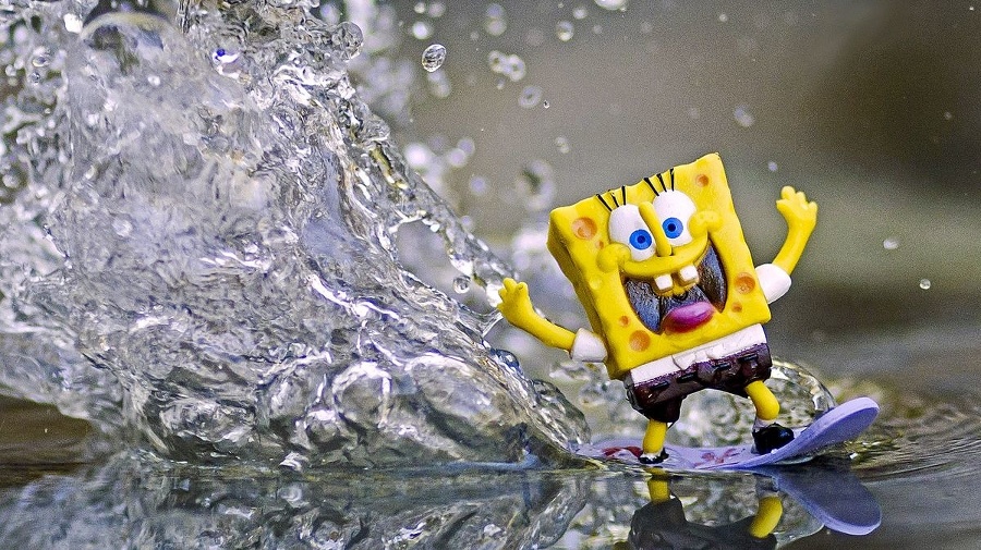 Surfujúceho Sponge Boba vytvoril