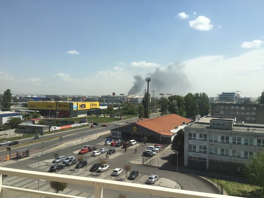Požiar v bratislavskej Vrakuni.