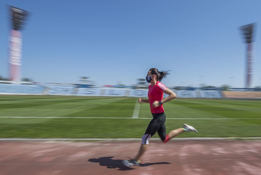Slovenská reprezentantka v atletike Iveta Putalová počas tréningu.