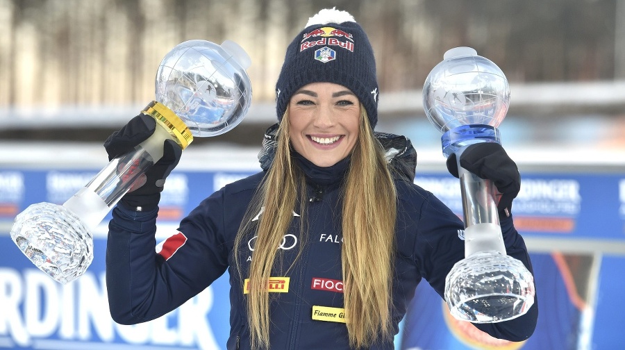 Dorothea Wiererová s glóbusmi.