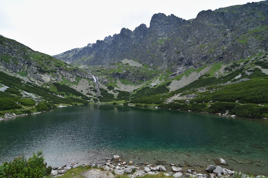 Velické pleso vo Velickej doline.