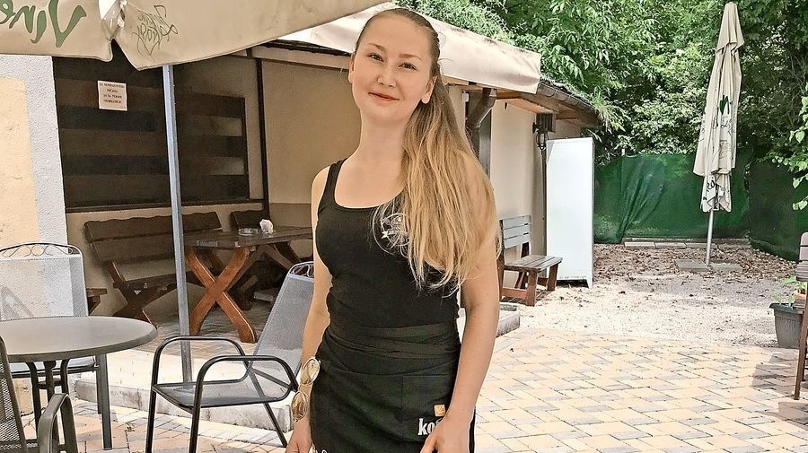 Adriana (22), čašníčka, Nové