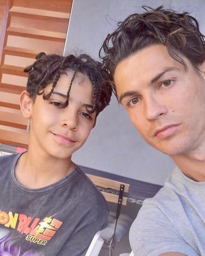 Ronaldo so synom. Dlhé