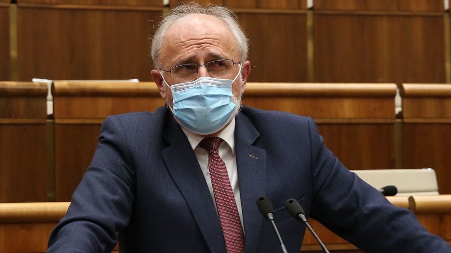 Minister pôdohospodárstva a rozvoja vidieka Ján Mičovský (OĽANO) 