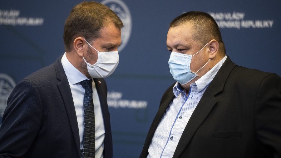 Bývalý predseda vlády SR Igor Matovič (OĽANO) a hlavný hygienik SR Ján Mikas