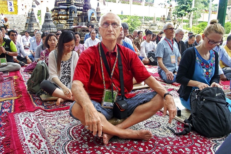 India: Spisovateľ v krajine absolvoval množstvo meditácií.