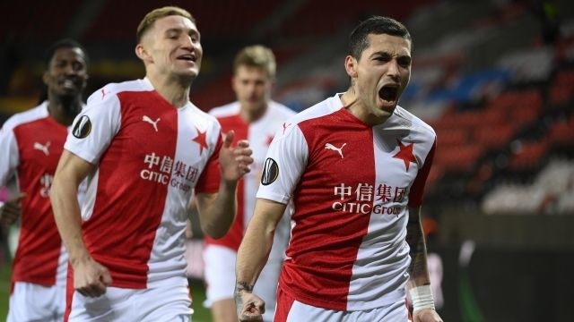 Futbalisti pražskej Slavie nevyužili domáce prostredie a s Glasgowom Rangers remizovali 1:1.
