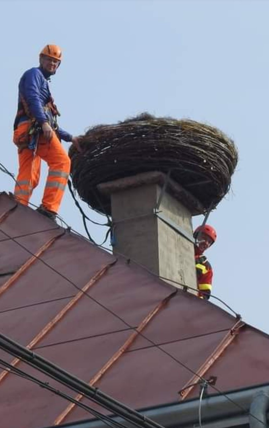 Dobrovoľní hasiči zrekonštruovali bocianom