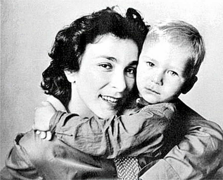 Hegerová so svojím synom
