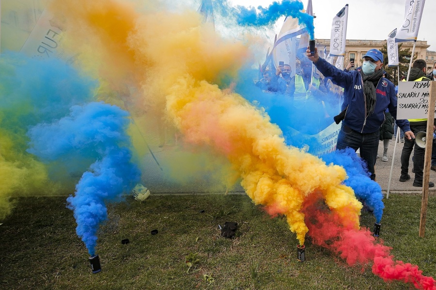 Policajti protestovali proti rozpočtovým