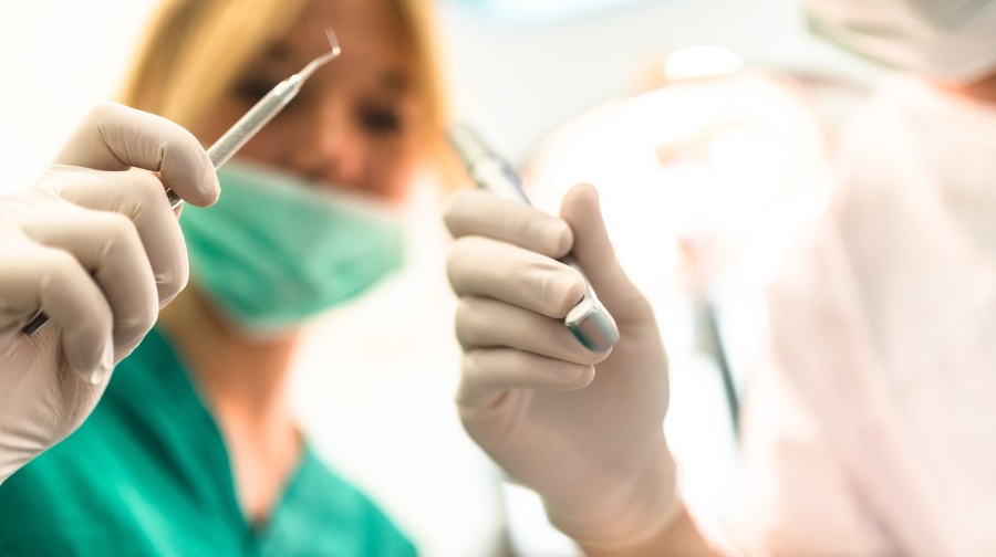 assistant at the dentist