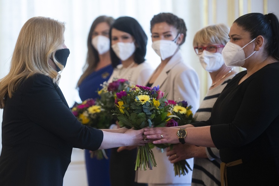 Čaputová sa stretla s 11 ženami z profesijných a mimovládnych organizácií a politického života.