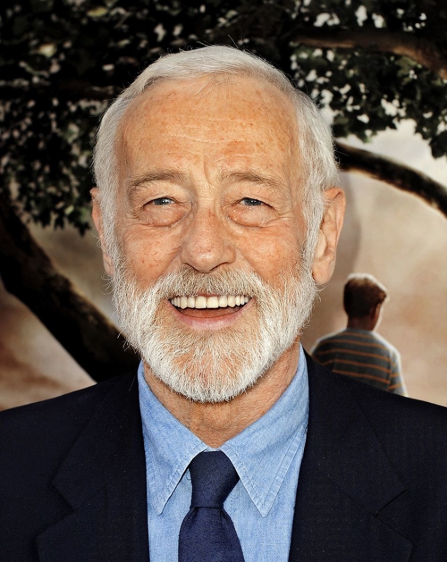 John Mahoney († 77)