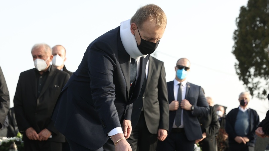 Boris Kollár na pohrebe.