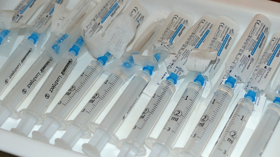 Injekčné striekačky s vakcínou