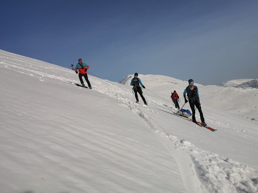 Záchranári HZS ošetrili skialpinistku