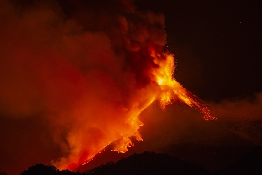 Erupcia sopky Etna 18. februára 2021.