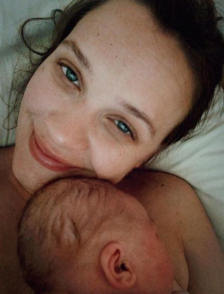 Kristýna Leichtová porodila dcéru
