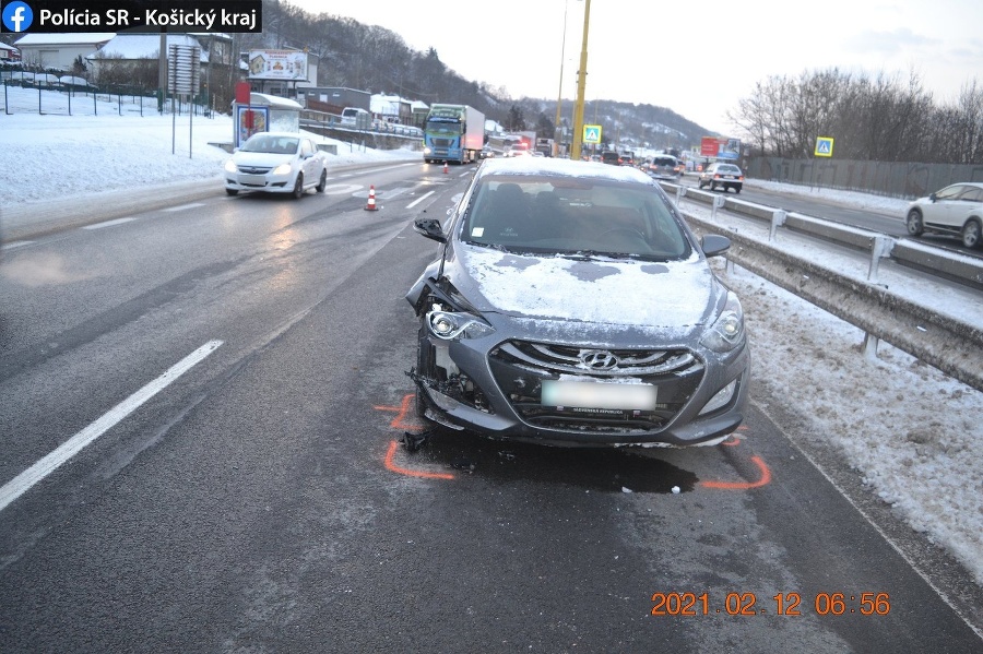 Auto zrazilo na priechode