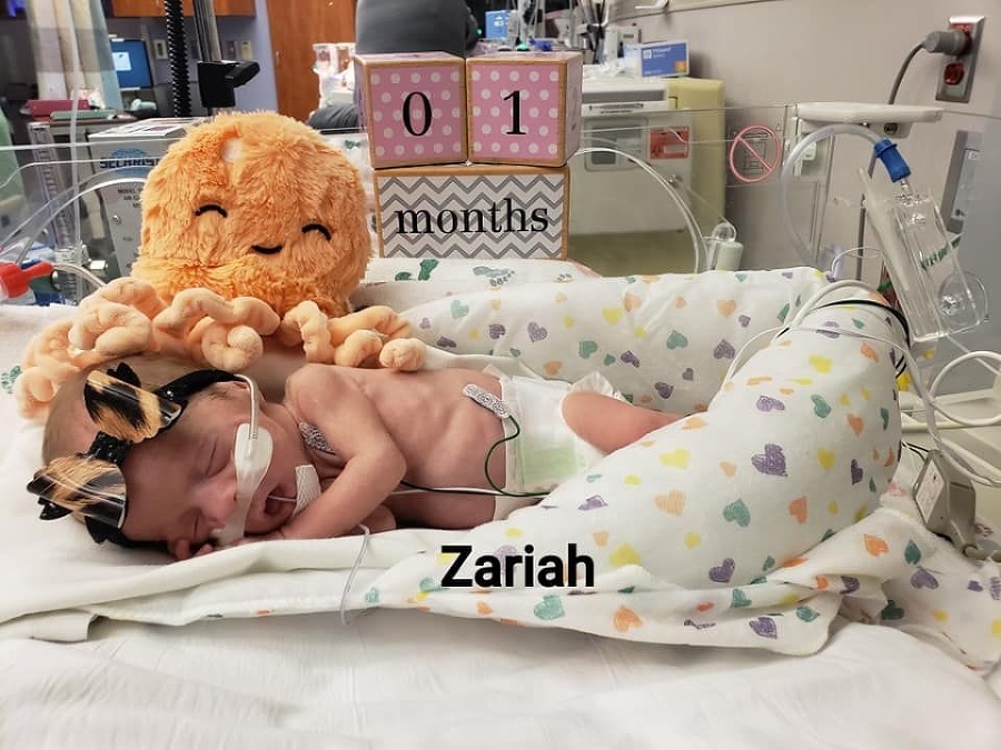Zariah (1 mes.).