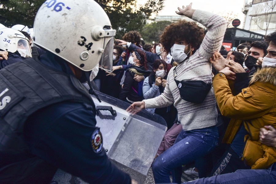 Ali Yerlikaya oznámil zákaz