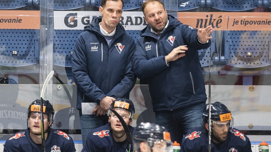 Lavička HC Slovan.