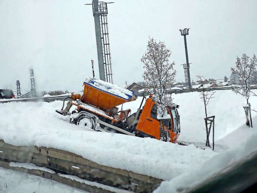 Poprad: Sypač dostal šmyk,