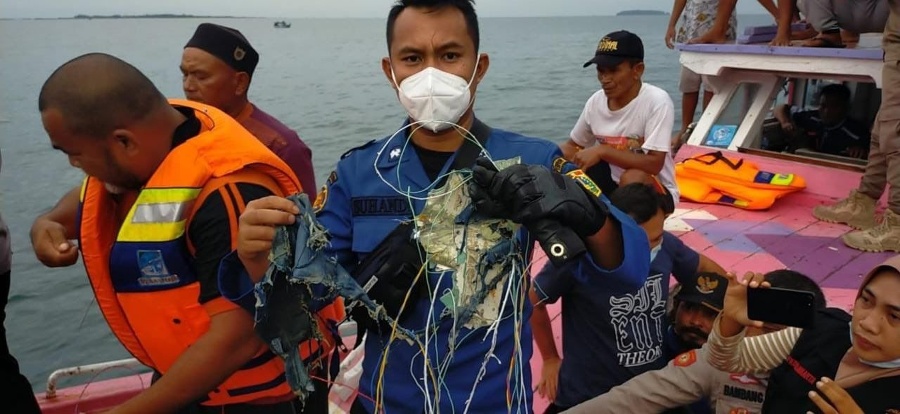 Potápači našli trosky havarovaného
