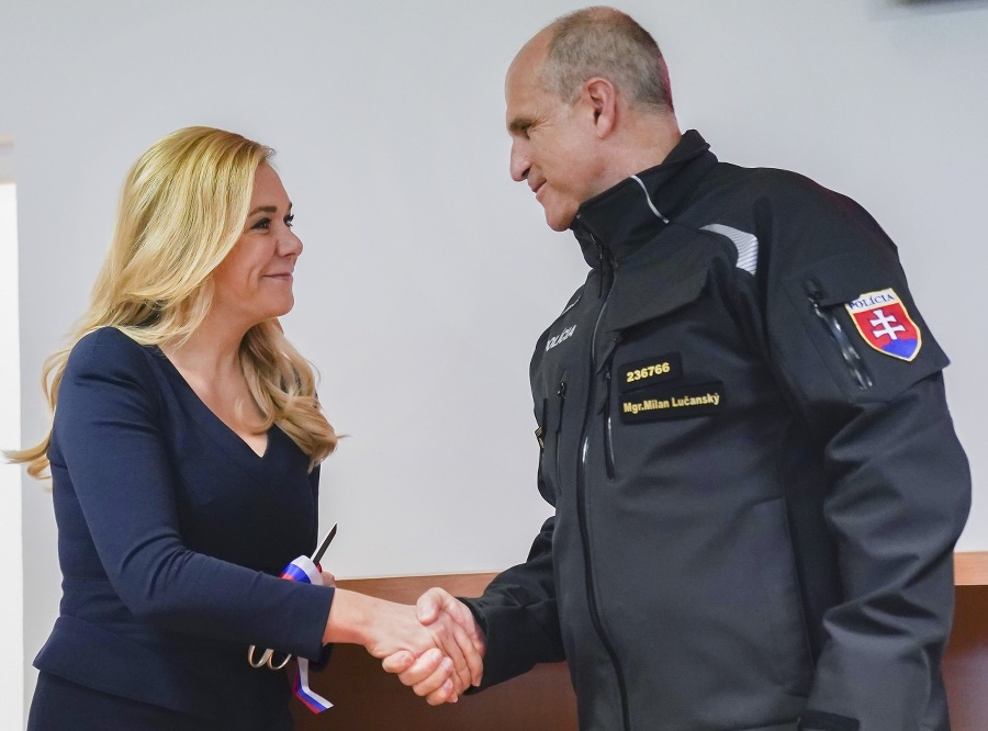 Exministerka vnútra SR Denisa Saková a exprezident Policajného zboru SR Milan Lučanský vo februári 2020.