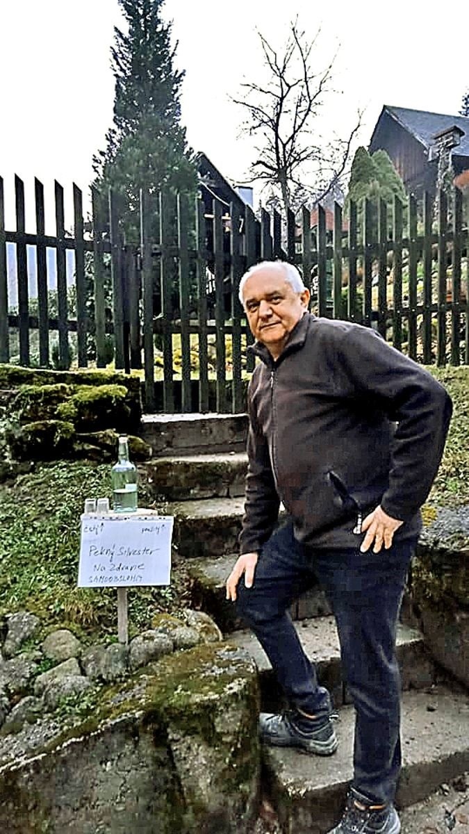 Ľubo (60) dbal, aby štamperlíky boli čisté a po každom použití ich dôkladne vyumýval. 