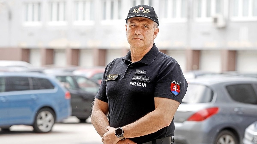Bývalý policajný prezident bol pod dohľadom psychológa, no ani to mu nazabránilo v strašnom čine.