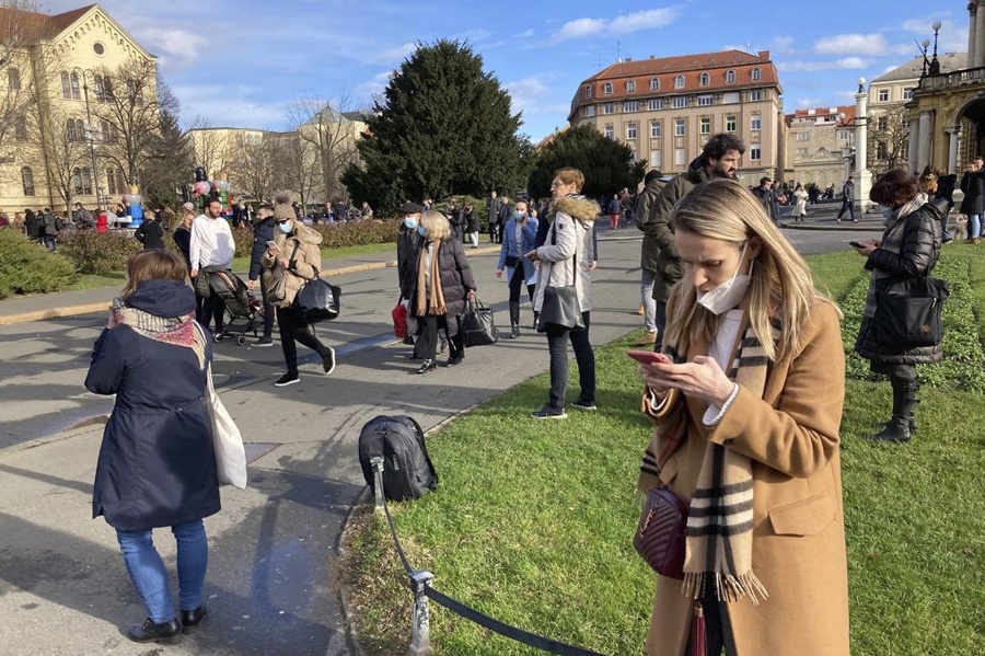 Zmätení obyvatelia Záhrebu po