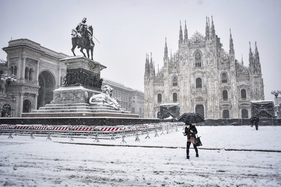 Snehová nádielka v Miláne.