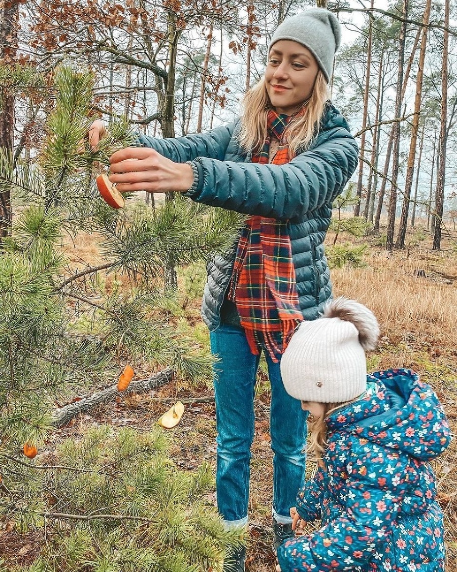 Kŕmenie zvieratiek v lese