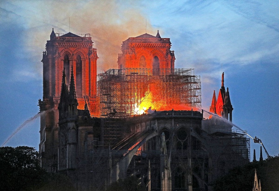 Požiar: Zničil strechu katedrály